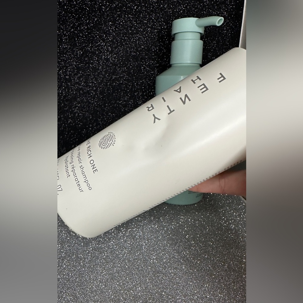 Fenty Hair The Rich One Moisture Repair Shampoo & Conditioner Set - Picture 3 of 3